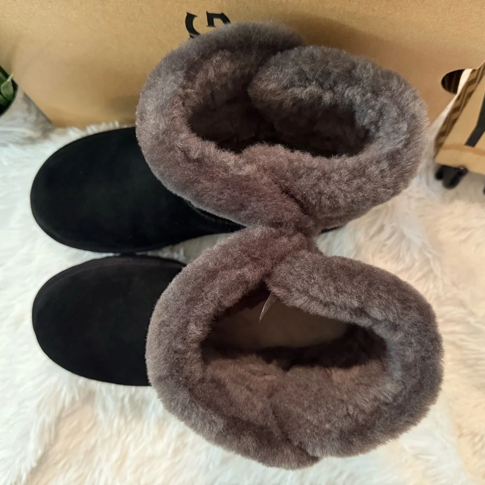 UGG Saniya Mini Bootie - Picture 7 of 13
